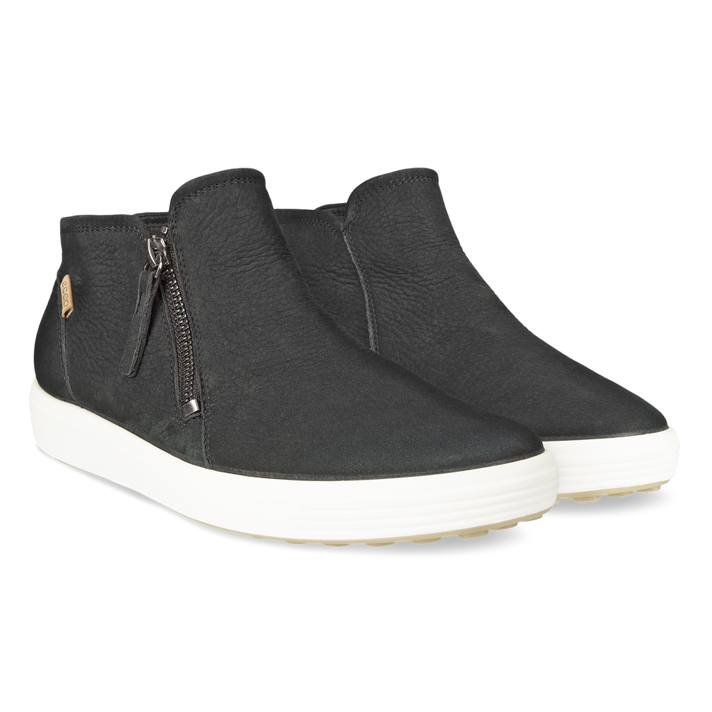 Ecco women's soft 7 online low cut zip fashion sneaker